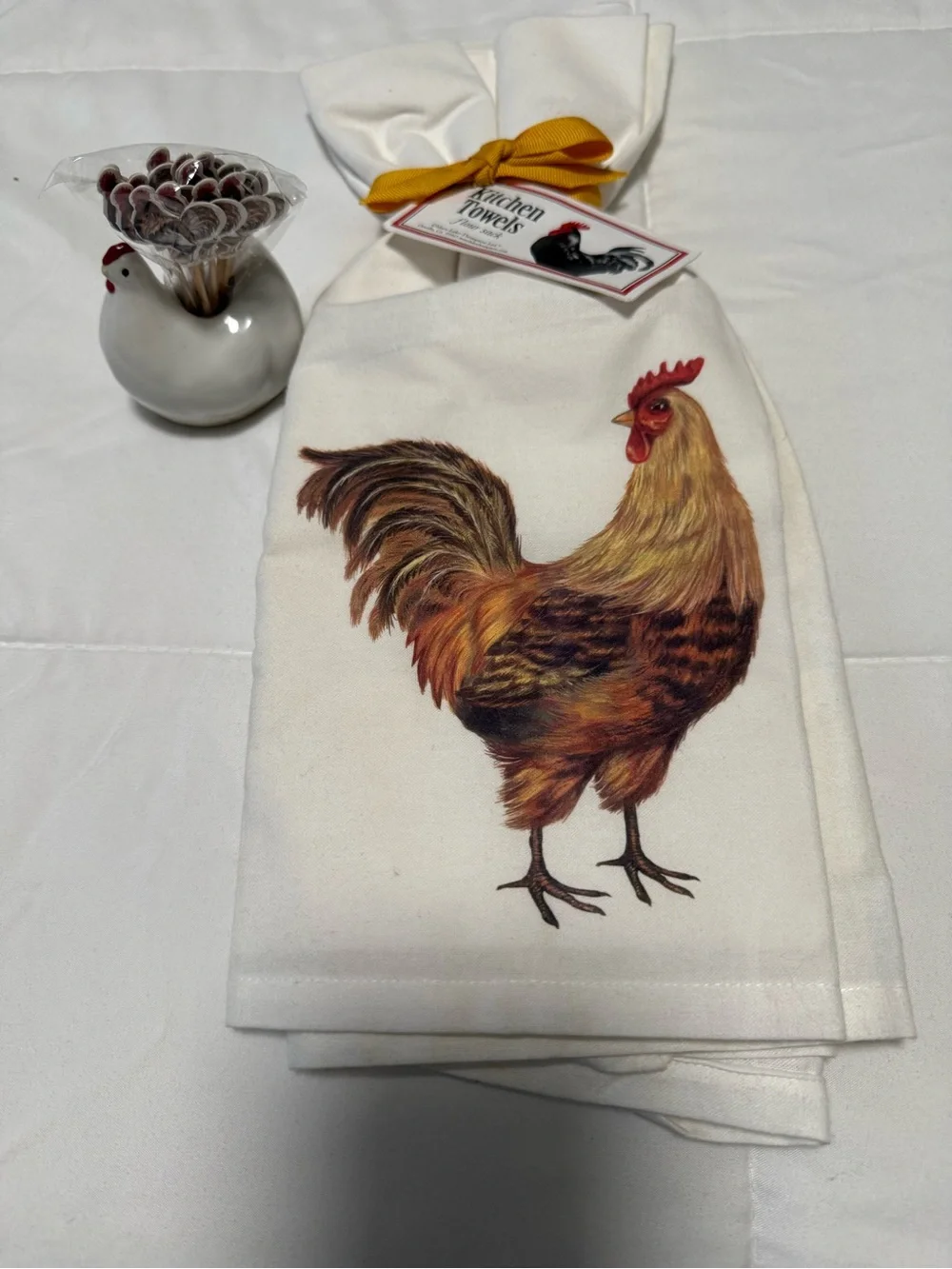 NWT-Bundle Kitchen flour sack Towels & toothpick holder